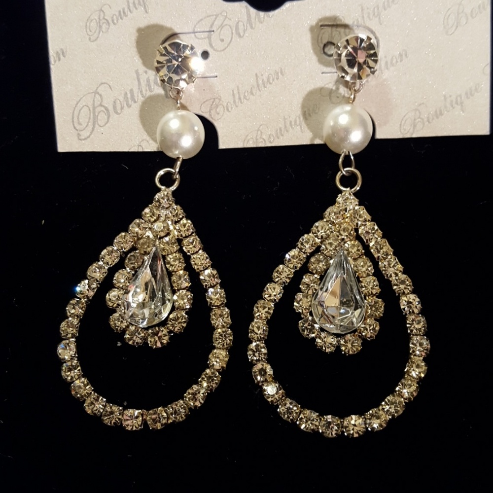 Jewelry - Picture 2 of 3